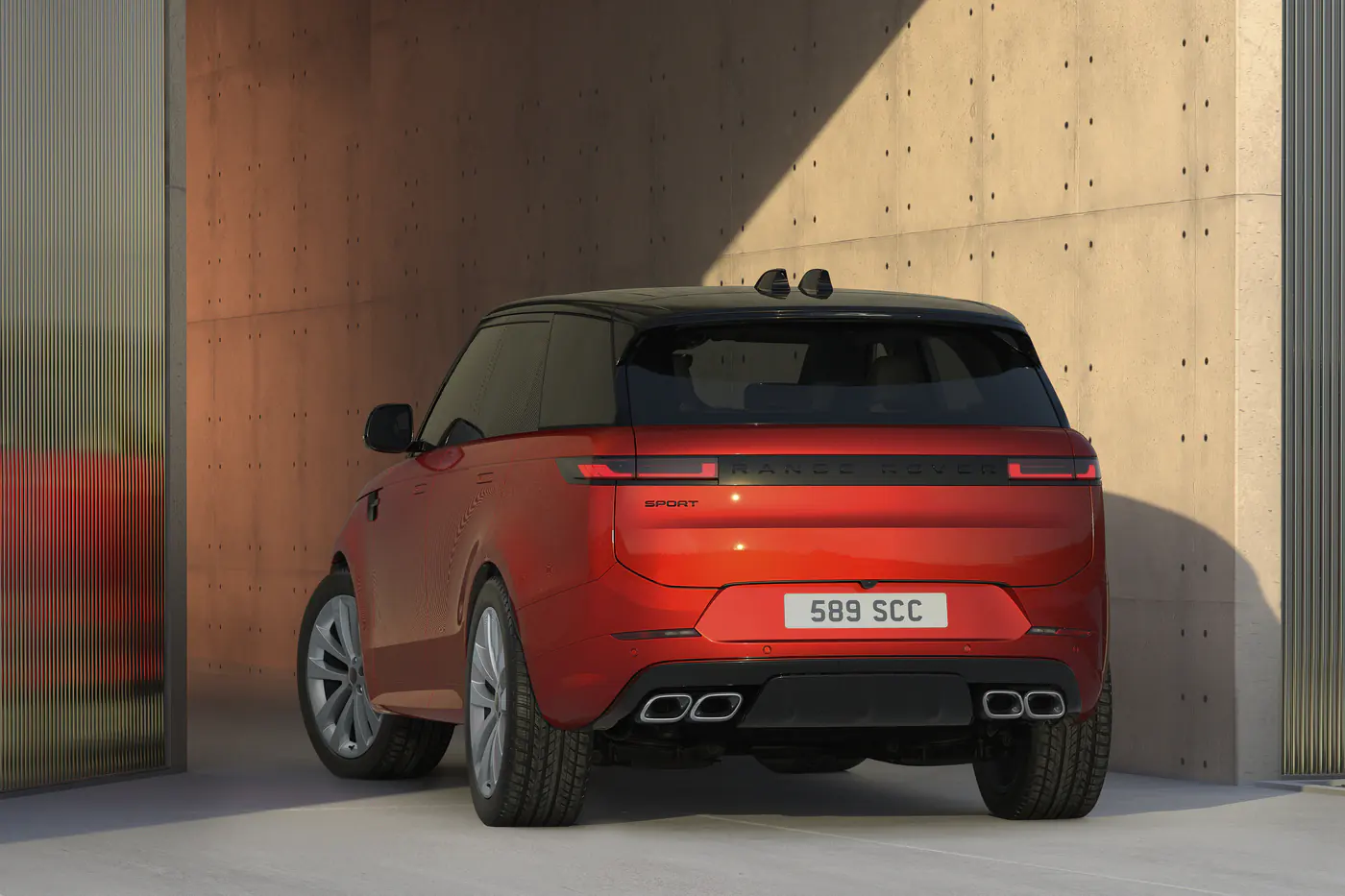 Два десятилетия «внедорожного спорта»: англичане отметили юбилей Range Rover Sport