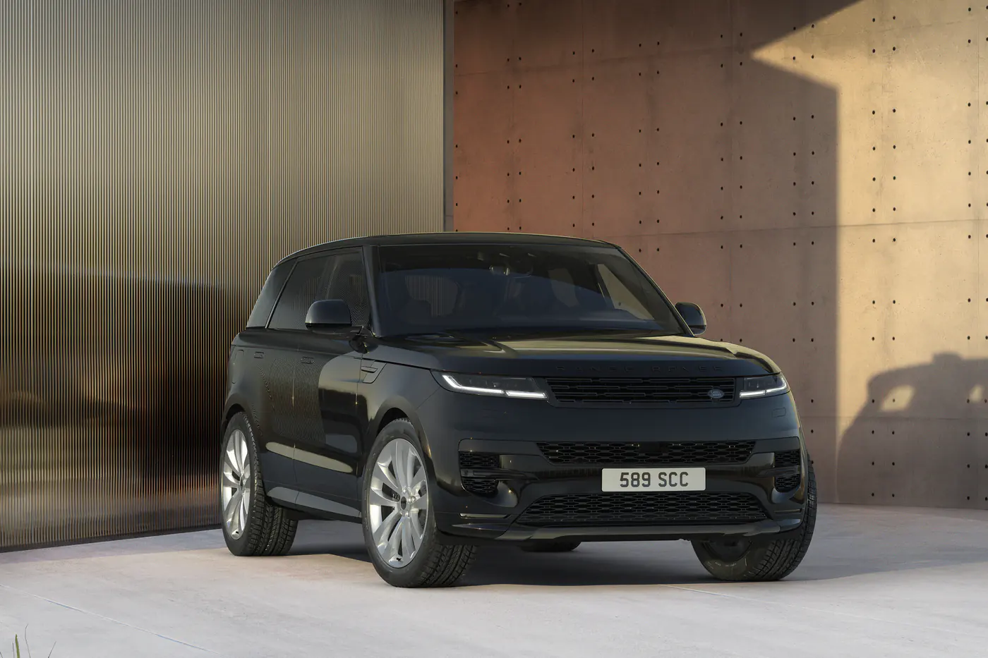 Два десятилетия «внедорожного спорта»: англичане отметили юбилей Range Rover Sport