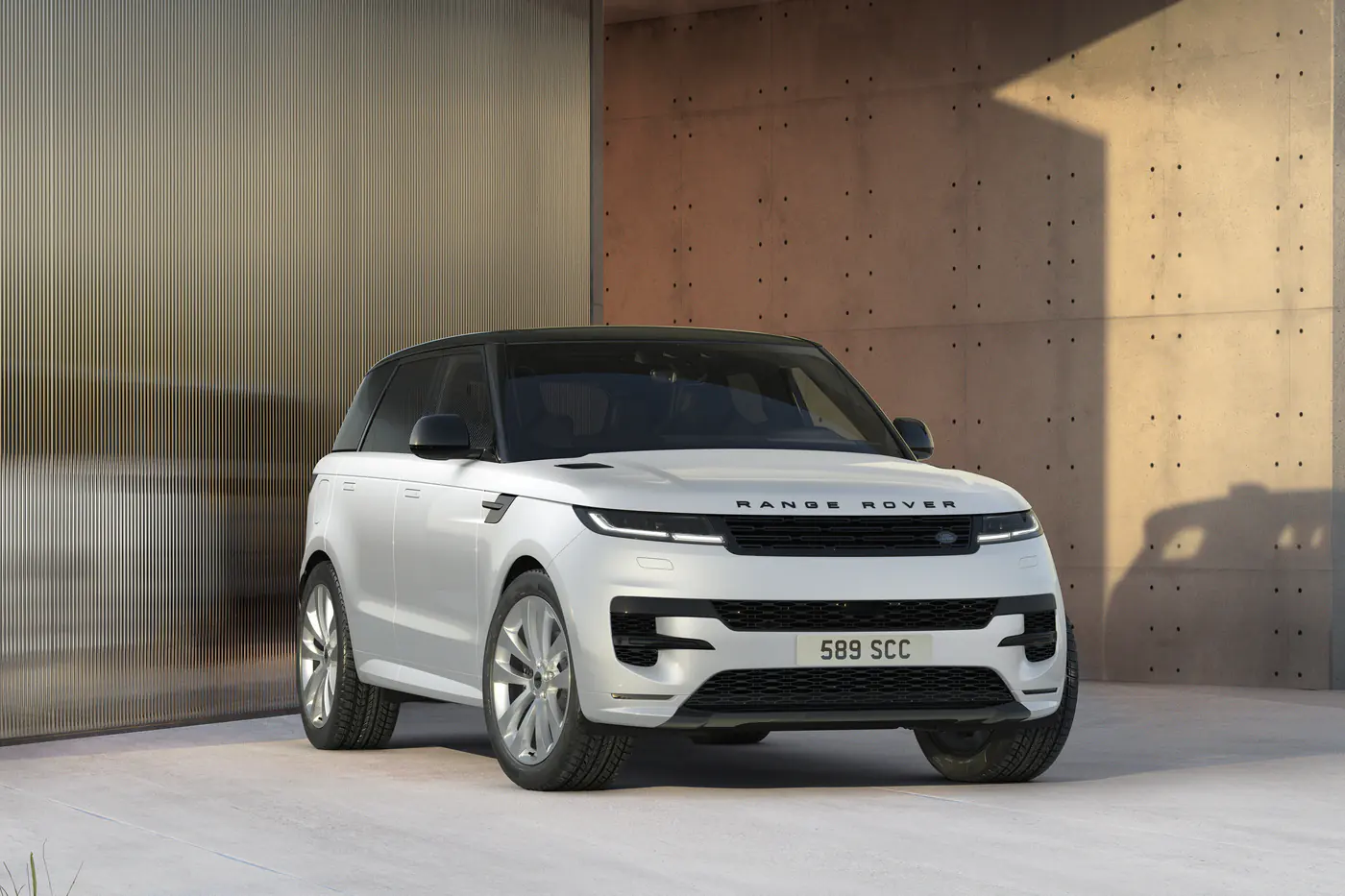 Два десятилетия «внедорожного спорта»: англичане отметили юбилей Range Rover Sport