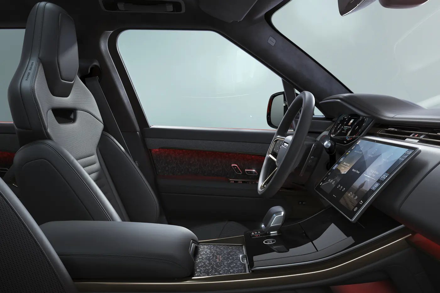 Два десятилетия «внедорожного спорта»: англичане отметили юбилей Range Rover Sport