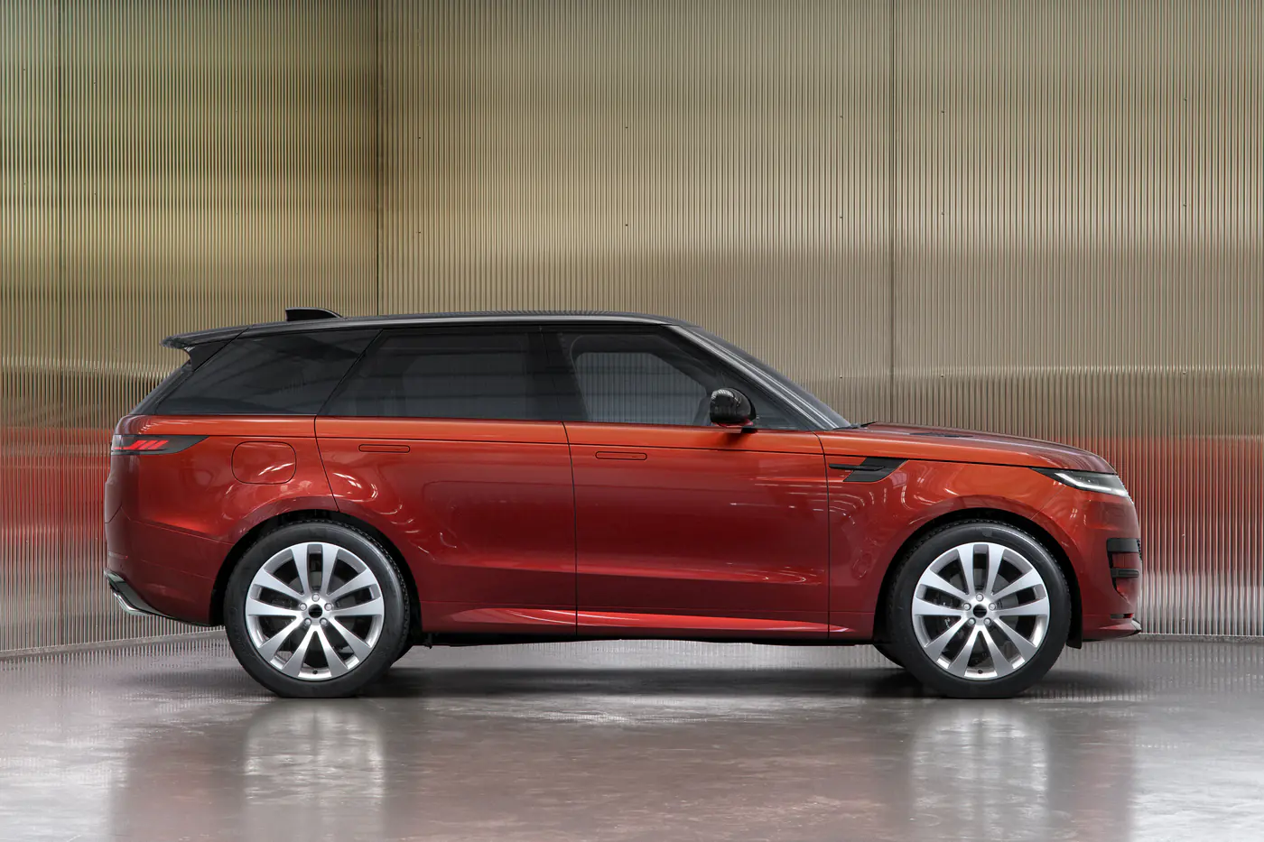 Два десятилетия «внедорожного спорта»: англичане отметили юбилей Range Rover Sport