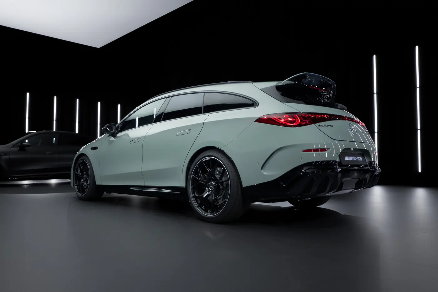 Новые «зажигалки» Mercedes-AMG CLA 45: теперь на электричестве