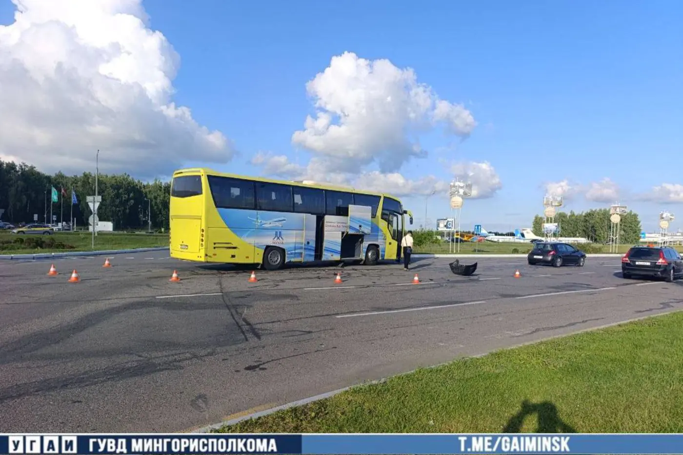 Авария возле аэропорта Минск: Renault врезался в автобус МАЗ