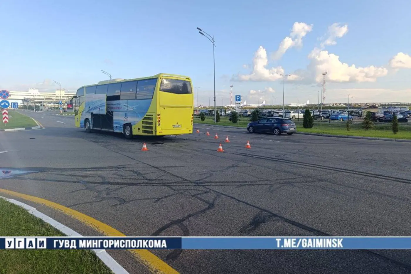 Авария возле аэропорта Минск: Renault врезался в автобус МАЗ