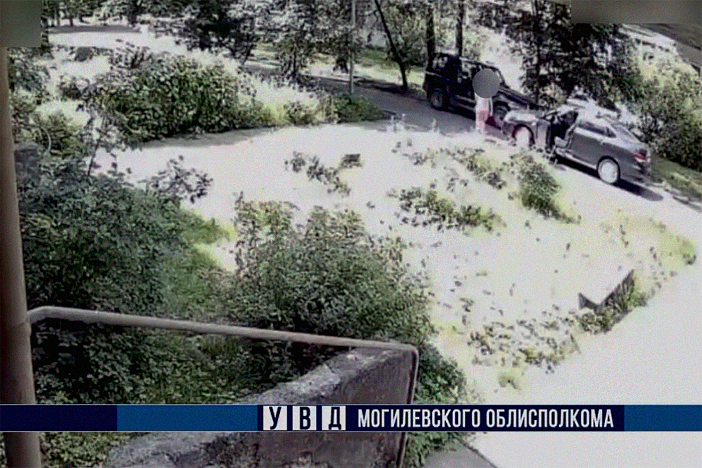 Во дворе женщина задела чужую машину и уехала – теперь без прав и со штрафом
