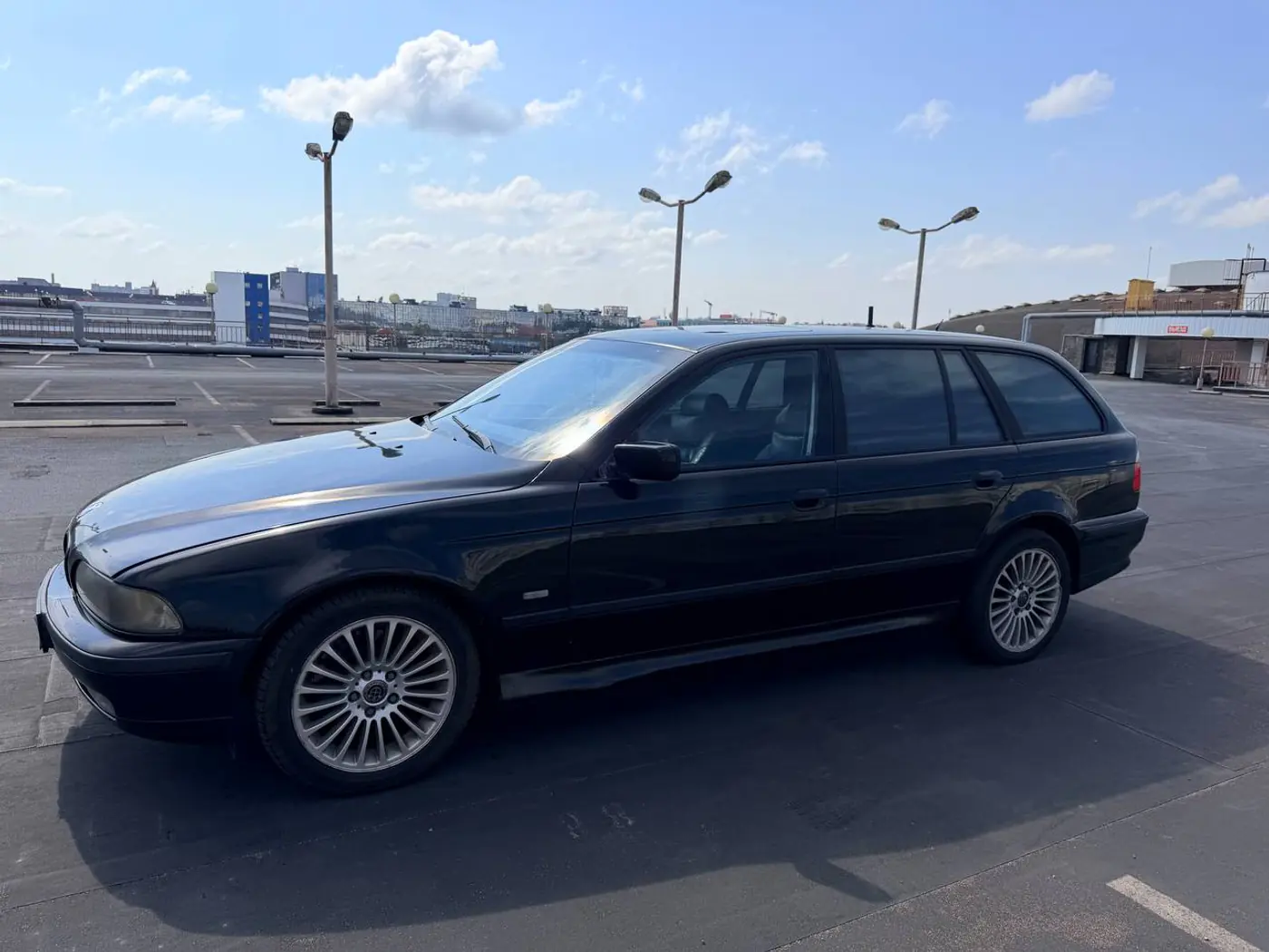 BMW 5 series IV (E39), 1998