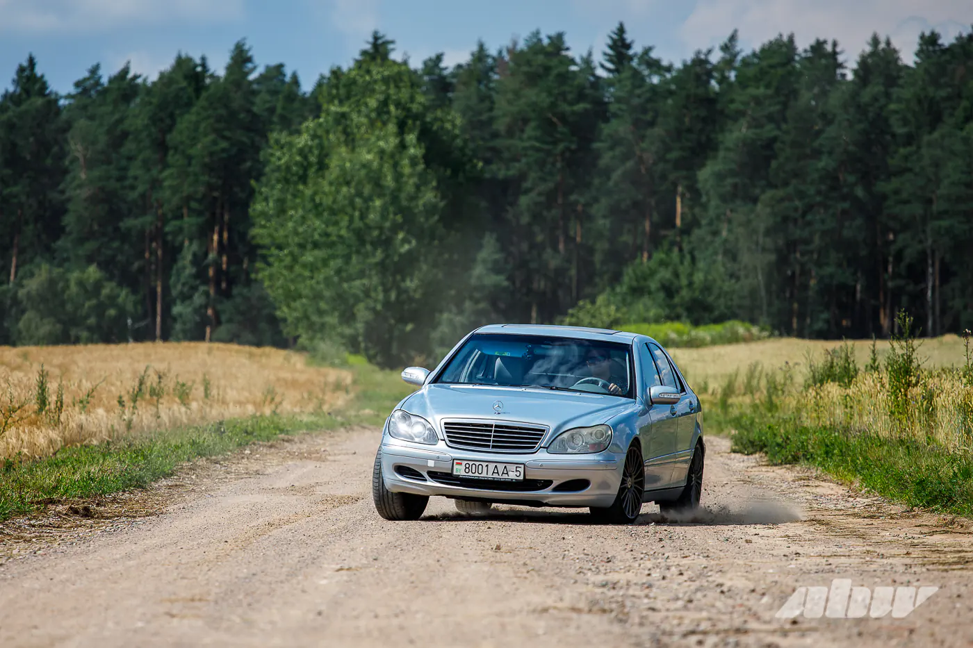 Неправильный «пятисотый»: почему Mercedes-Benz W220 стал изгоем S-класса