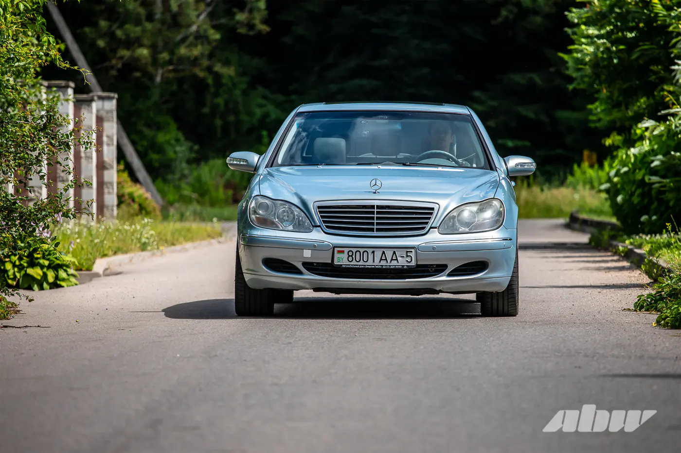 Неправильный «пятисотый»: почему Mercedes-Benz W220 стал изгоем S-класса