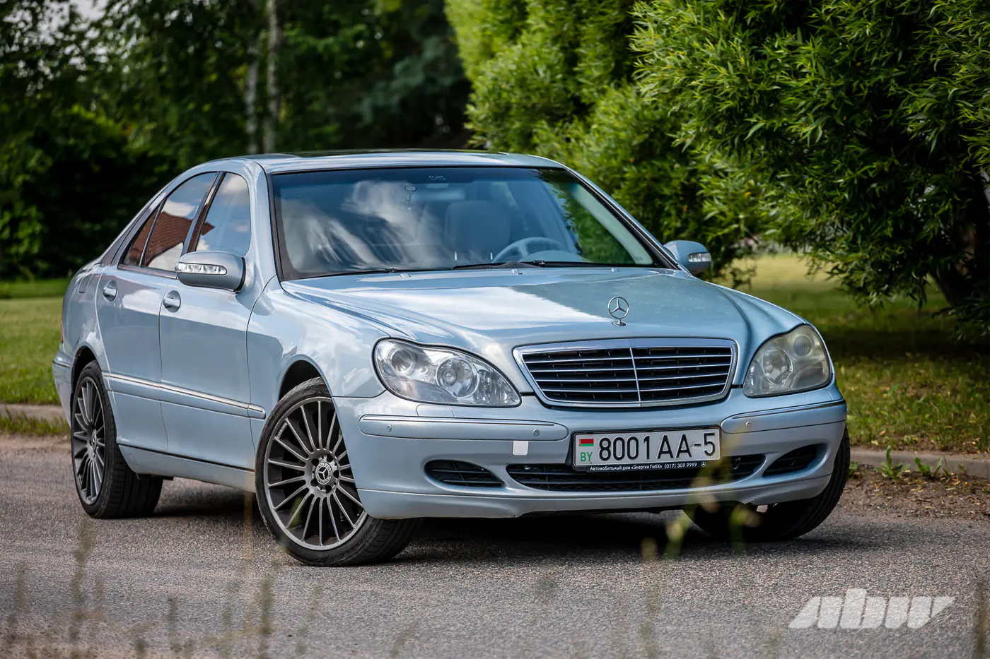 Неправильный «пятисотый»: почему Mercedes-Benz W220 стал изгоем S-класса