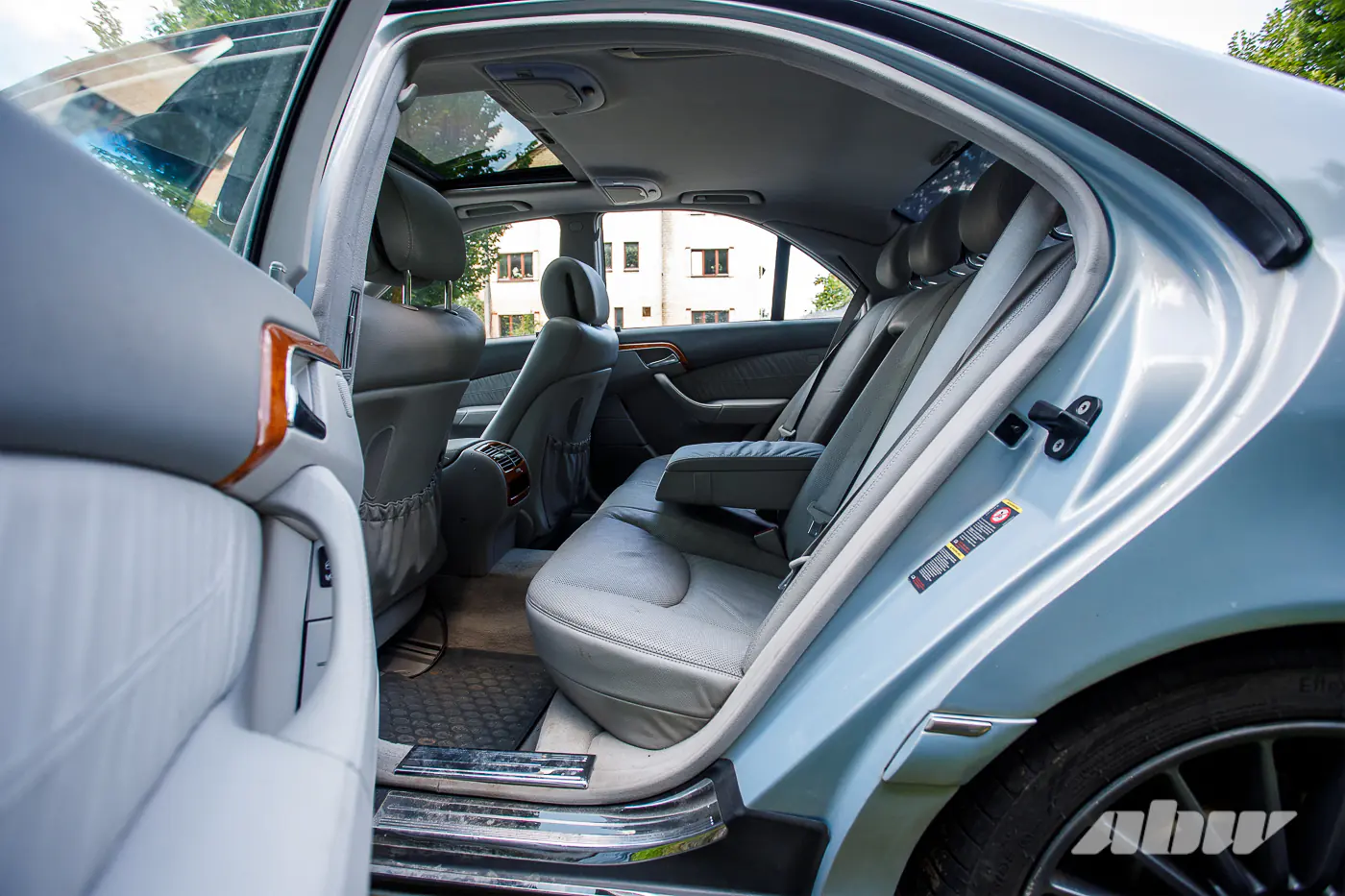 Неправильный «пятисотый»: почему Mercedes-Benz W220 стал изгоем S-класса