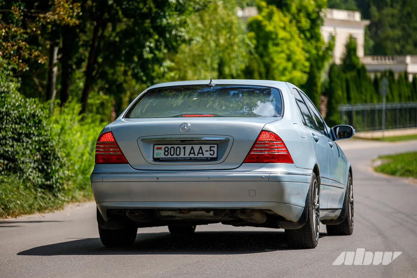 Неправильный «пятисотый»: почему Mercedes-Benz W220 стал изгоем S-класса