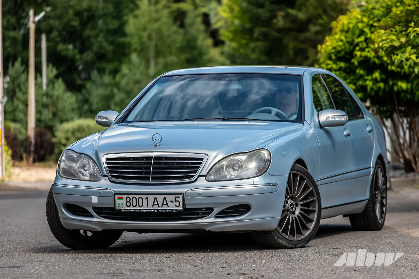Неправильный «пятисотый»: почему Mercedes-Benz W220 стал изгоем S-класса