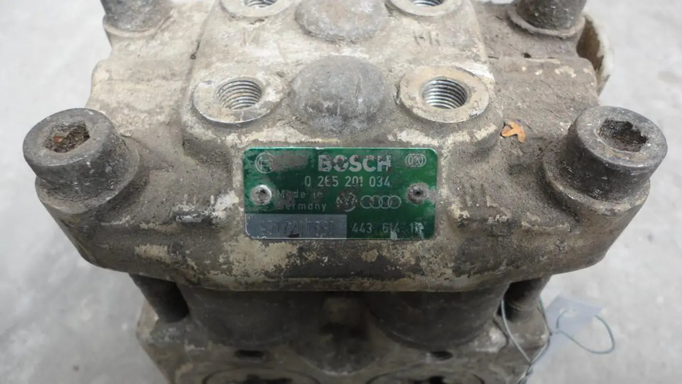 Блок ABS к Audi 80 1991