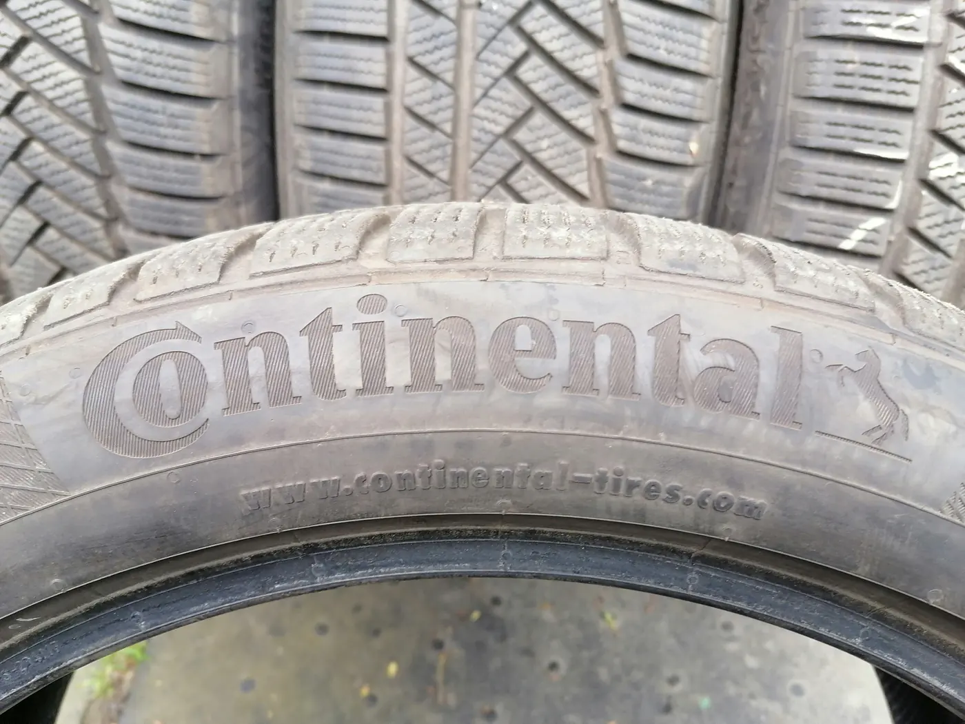R19 245 45 Continental Winter Contact TS850P