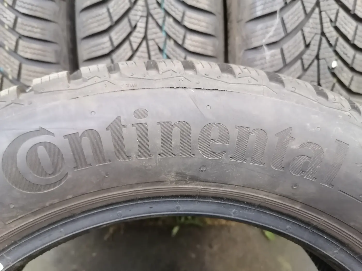 R15 185 60 Continental Winter Contact TS870