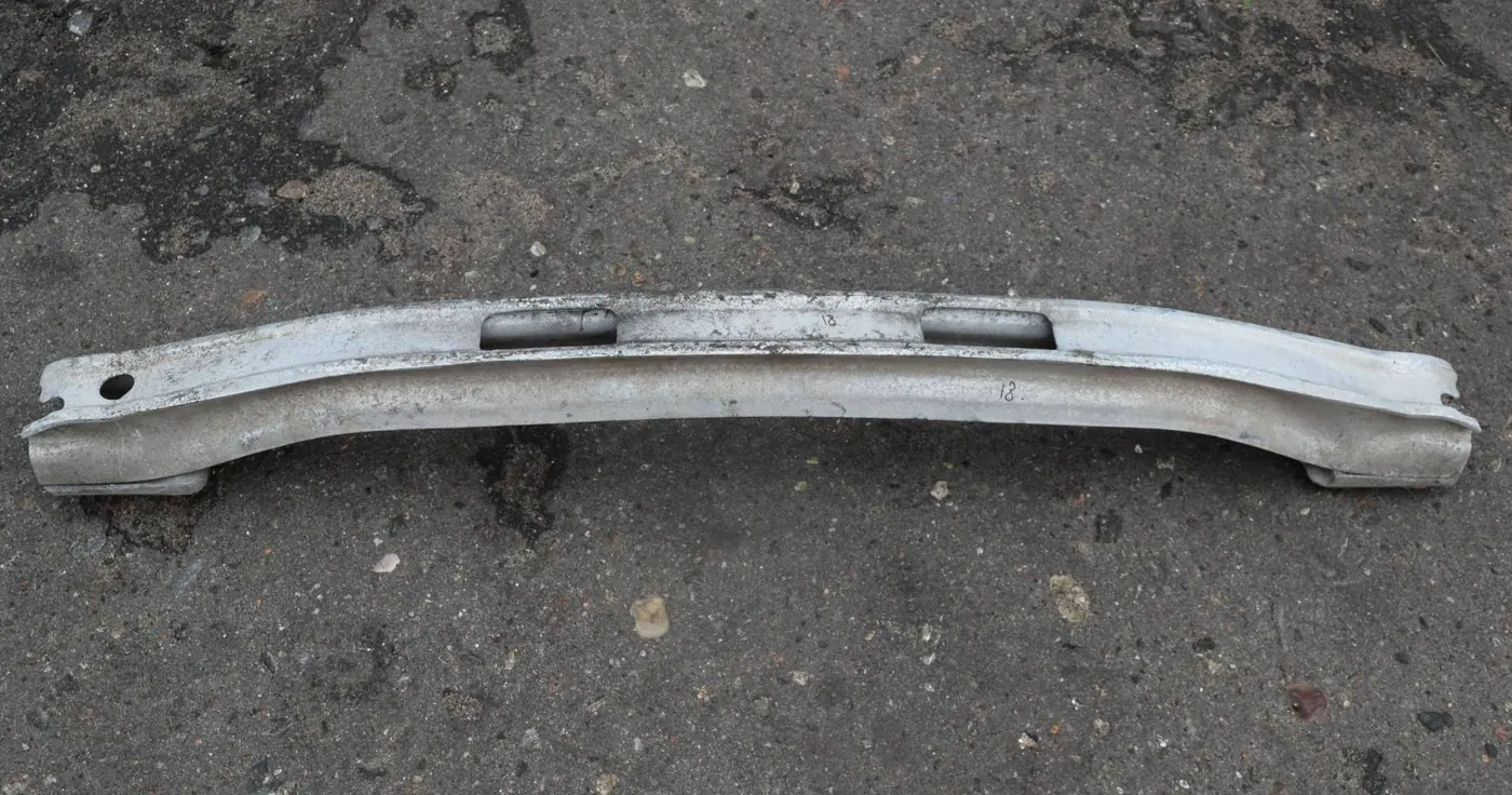 Усилитель бампера переднего к Citroen C4 Picasso 2009