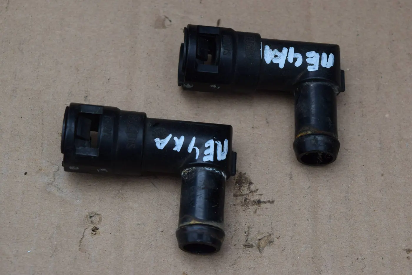 Патрубок отопителя (печки) к Mazda CX-7 2007