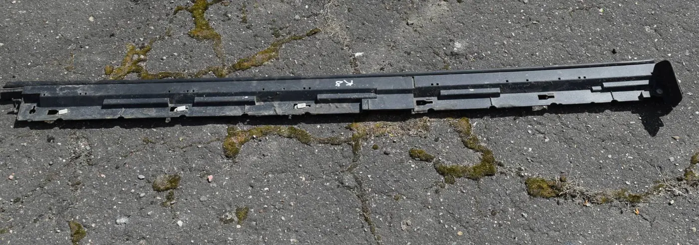 Накладка на порог наружная левая к Mazda CX-7 2007
