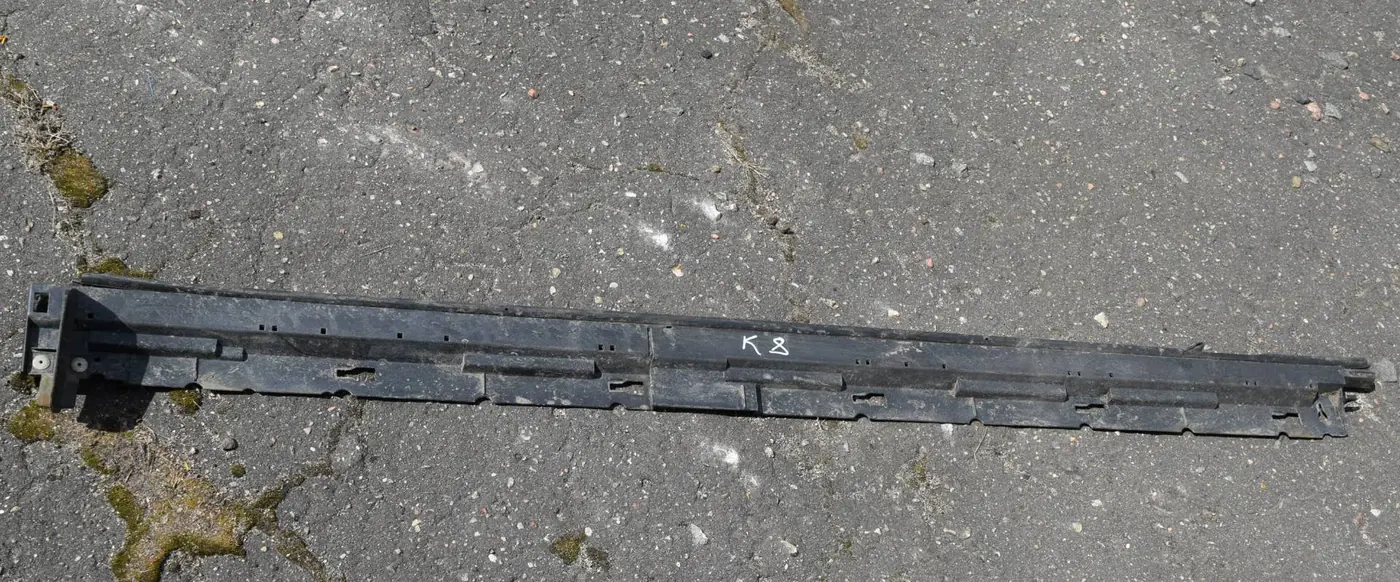 Накладка на порог наружная правая к Mazda CX-7 2007