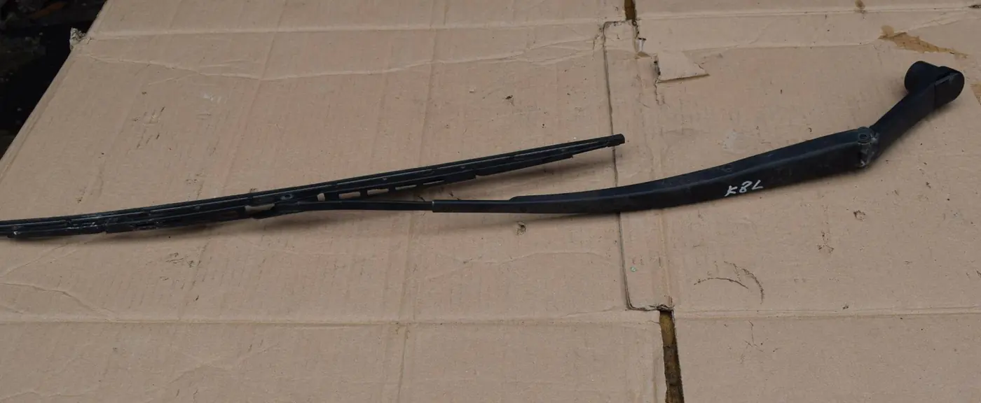 Щеткодержатель к Mazda CX-7 2007