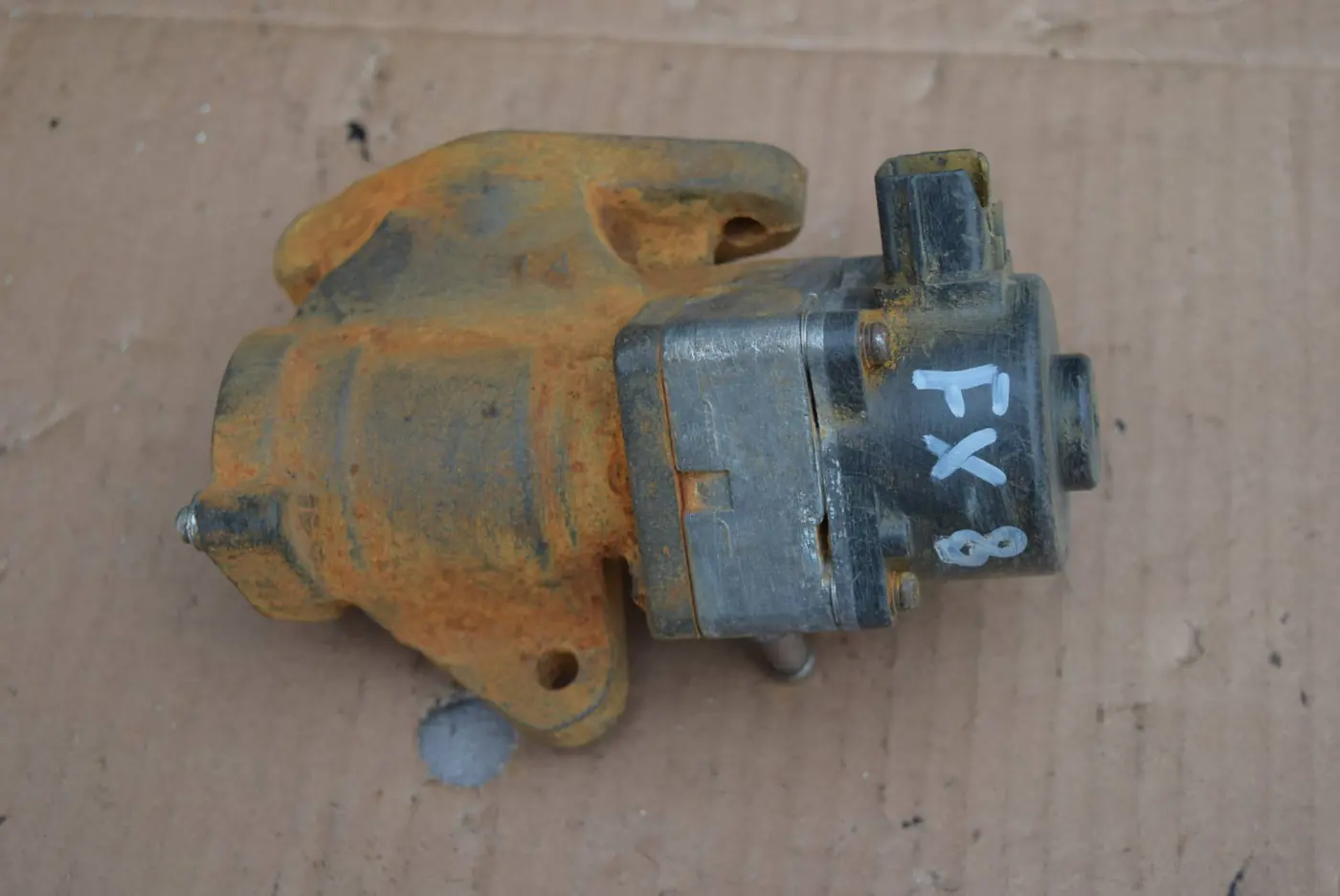 Клапан EGR к Nissan Navara (Frontier) 2005