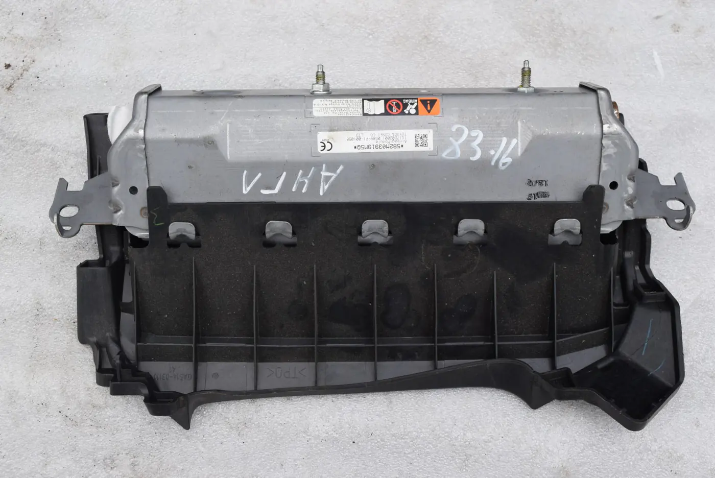 Подушка безопасности коленная к Toyota RAV 4 2020