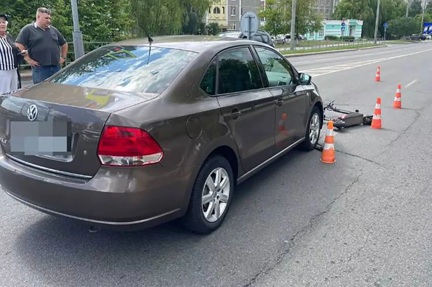 В Мозыре пенсионерка на Volkswagen сбила отца с трехлетним сыном