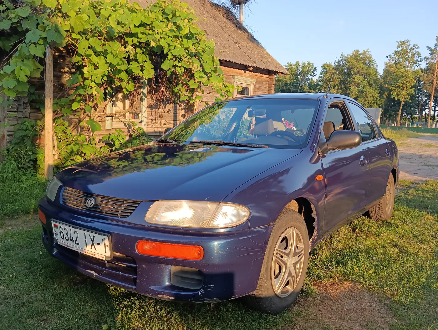 Mazda 323 V (BA), 1995