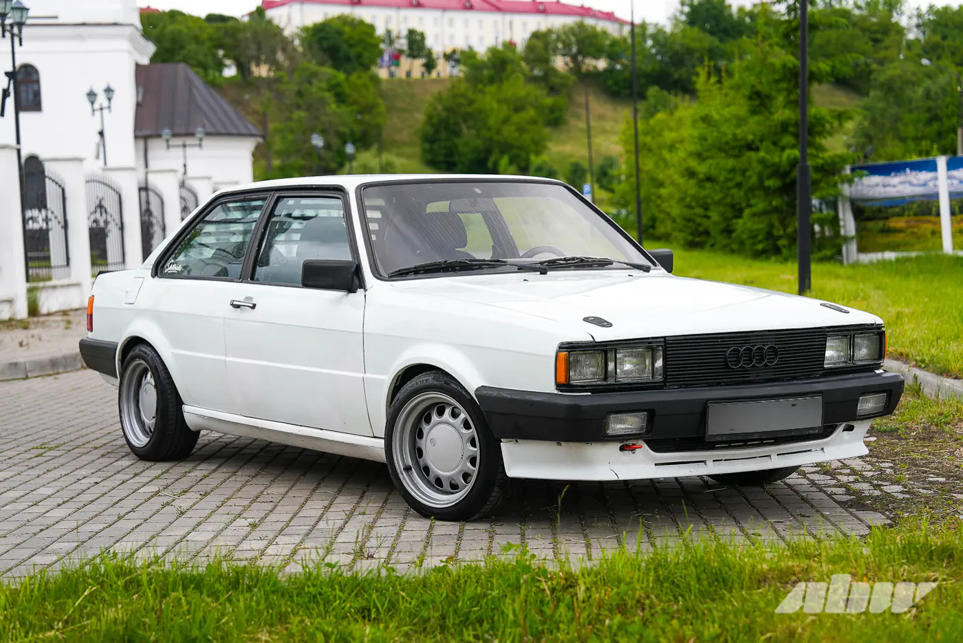 Эта старая Audi 80 B2 удивляет: 16 лет доработок и 200 л.с. под капотом