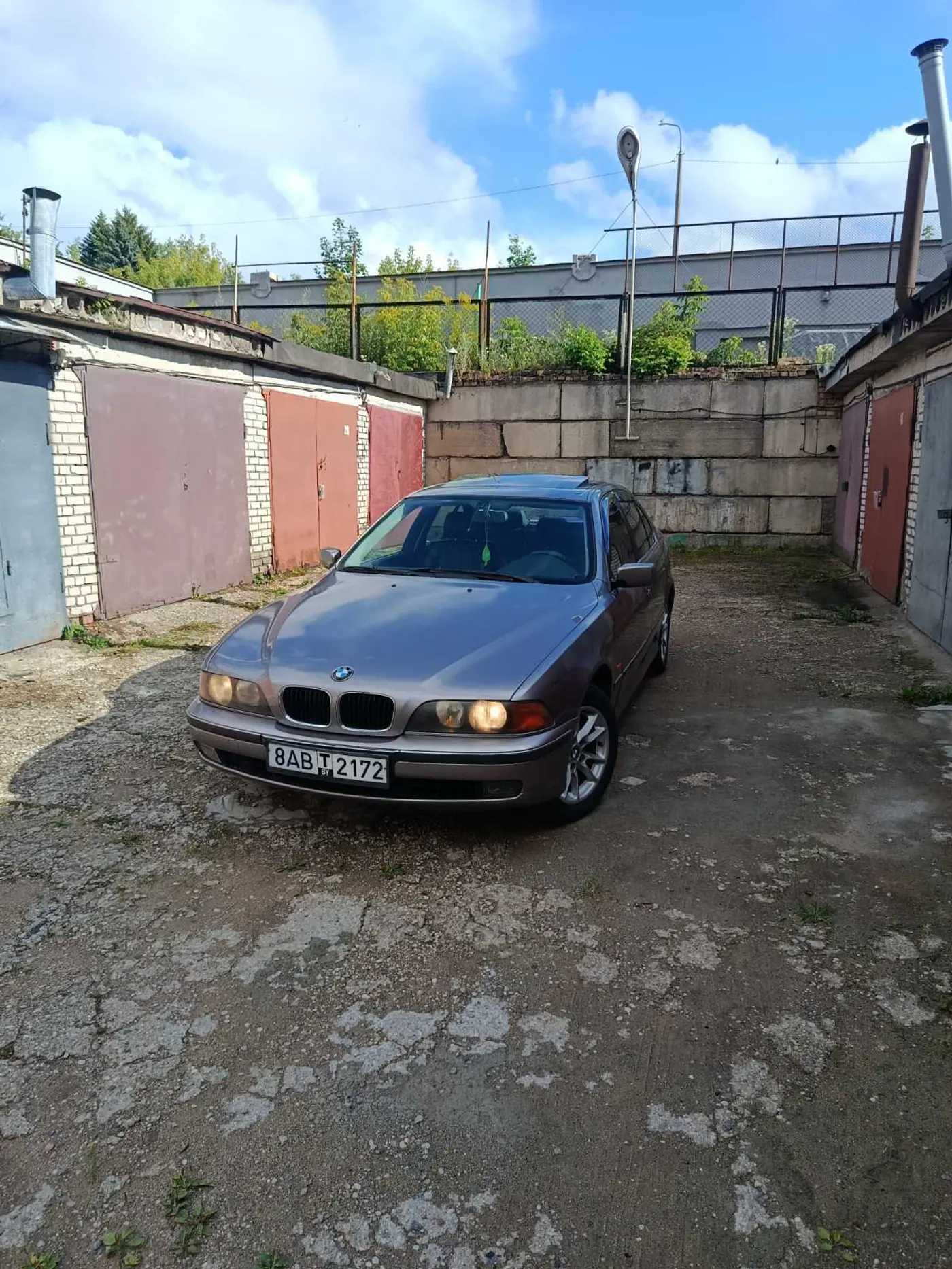 BMW 5 series IV (E39), 1998