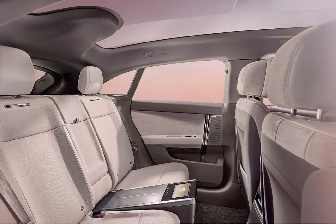 Range Rover GT: первый полностью электрический автомобиль британского бренда