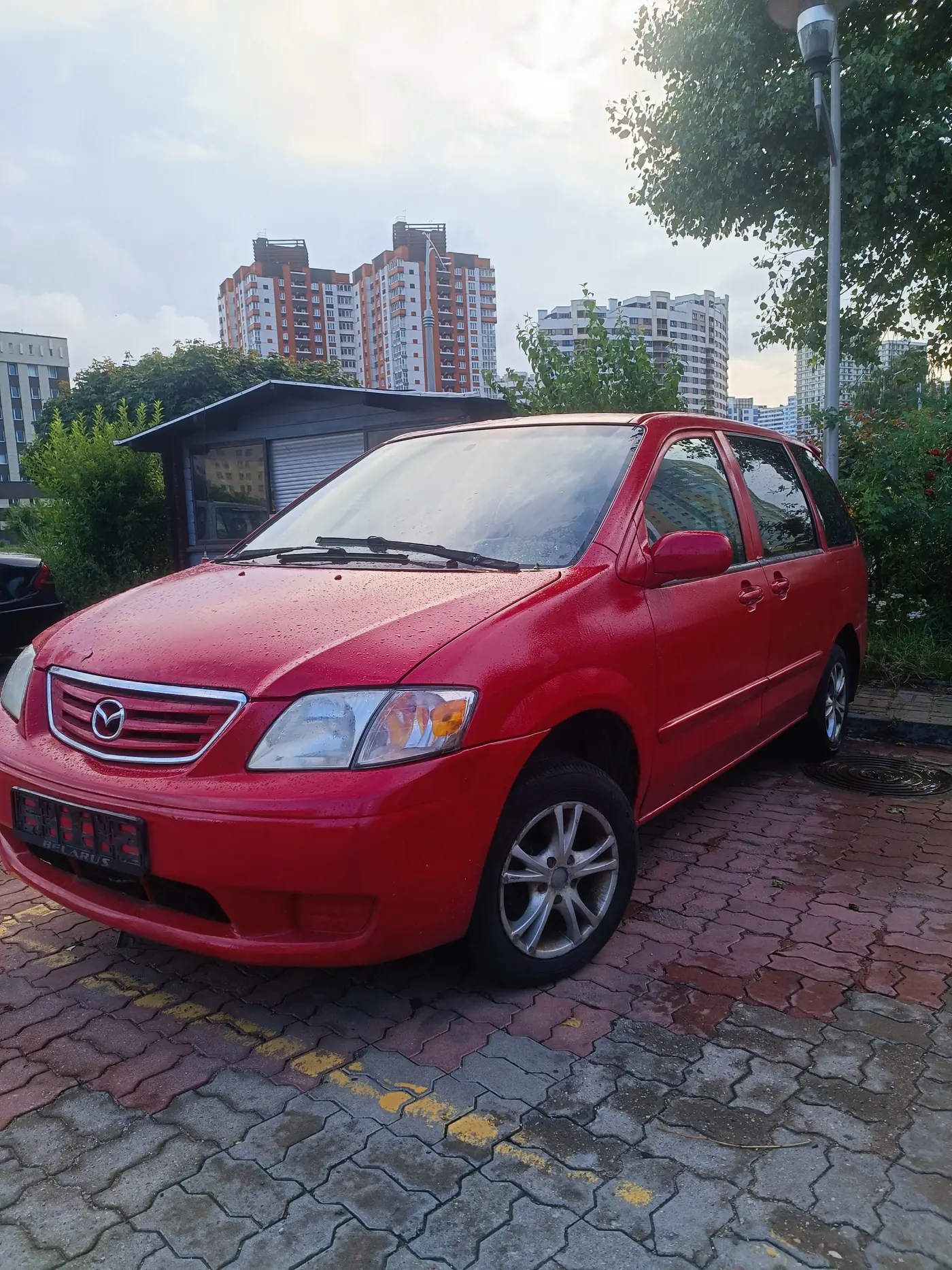 Mazda MPV II (LW), 2001
