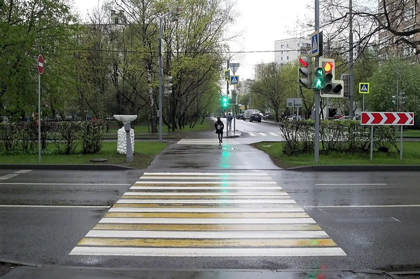 В Гродно пешеходы массово нарушили ПДД – 11 человек перешли дорогу на красный