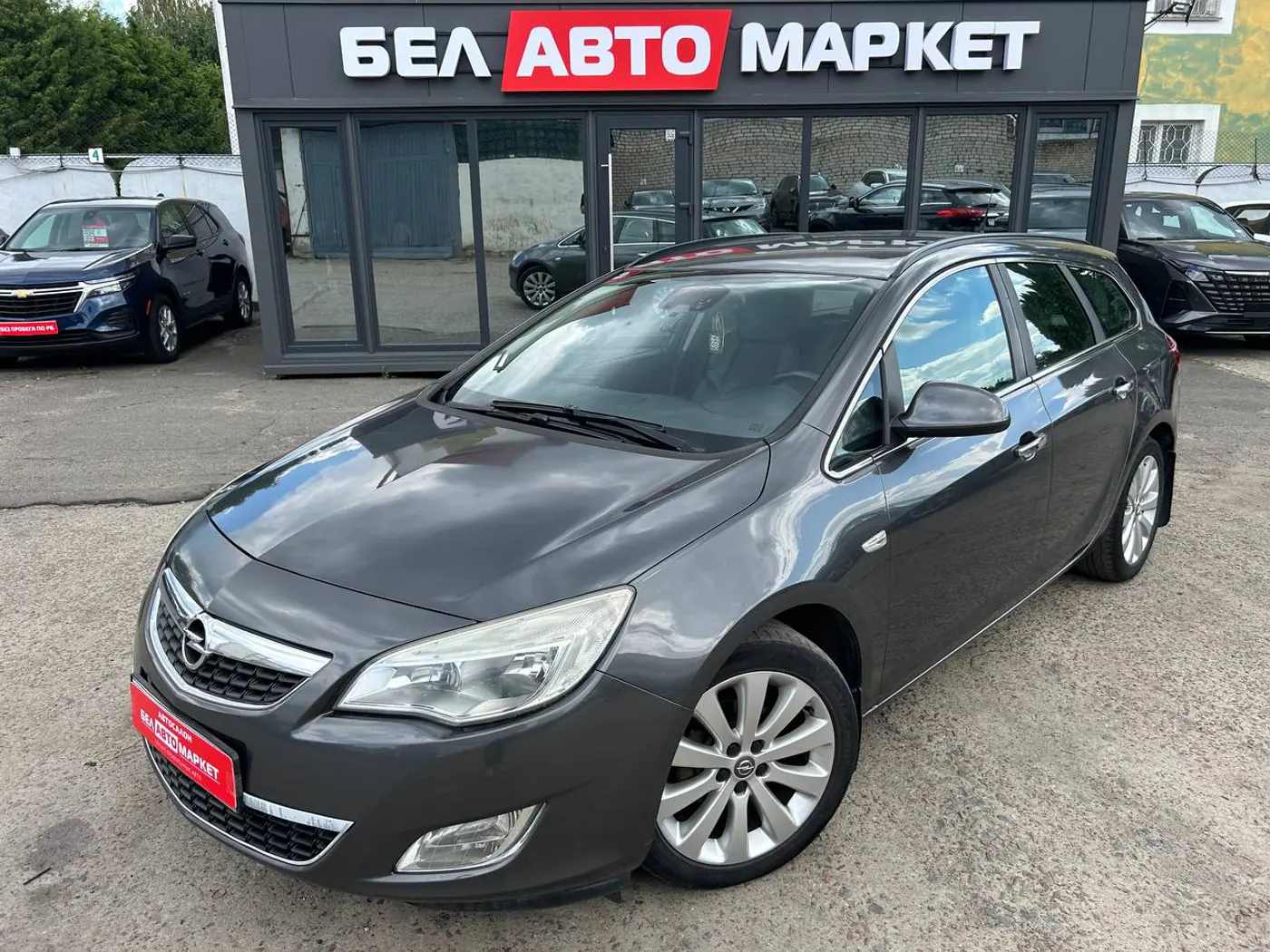 Opel Astra J, 2011