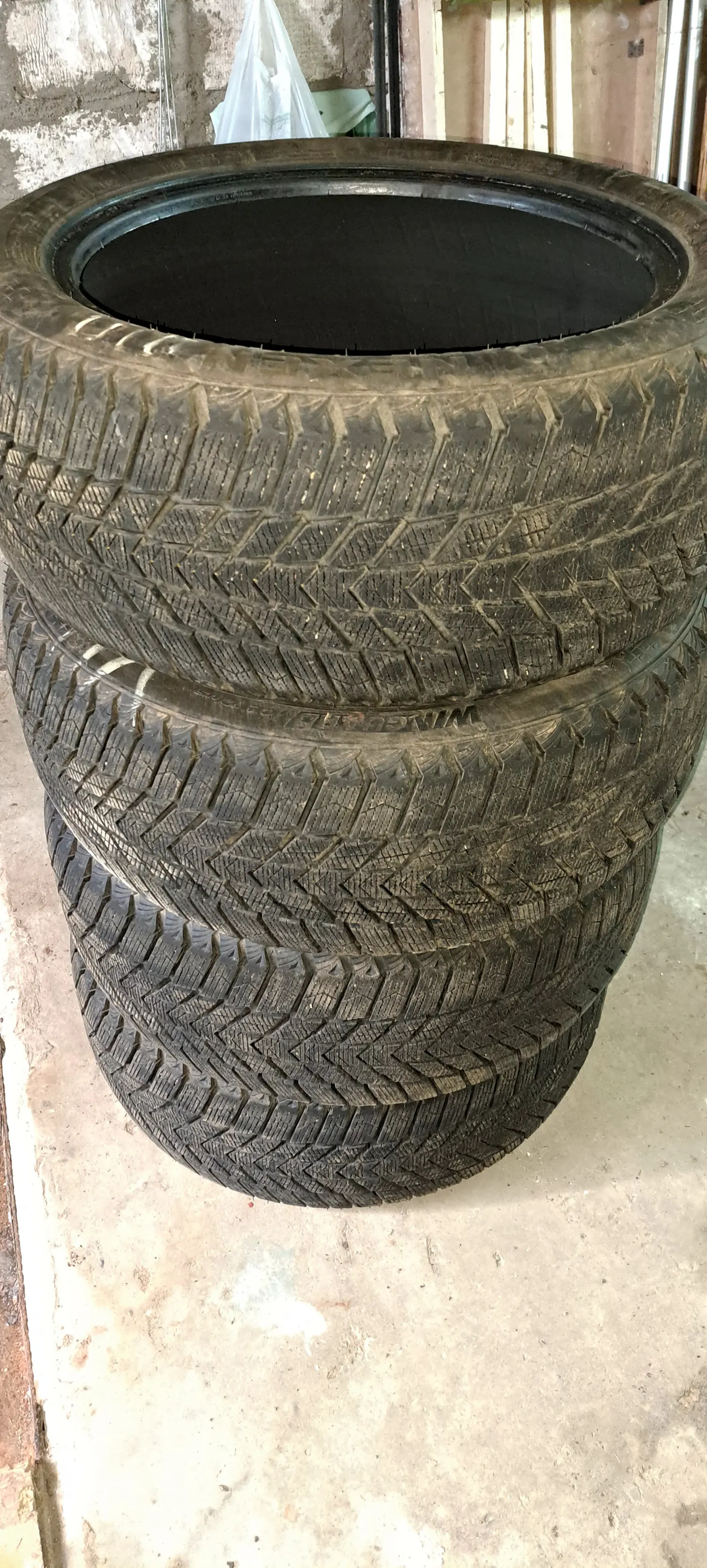 R17 215 50 Nexen Вингуард айс плюс