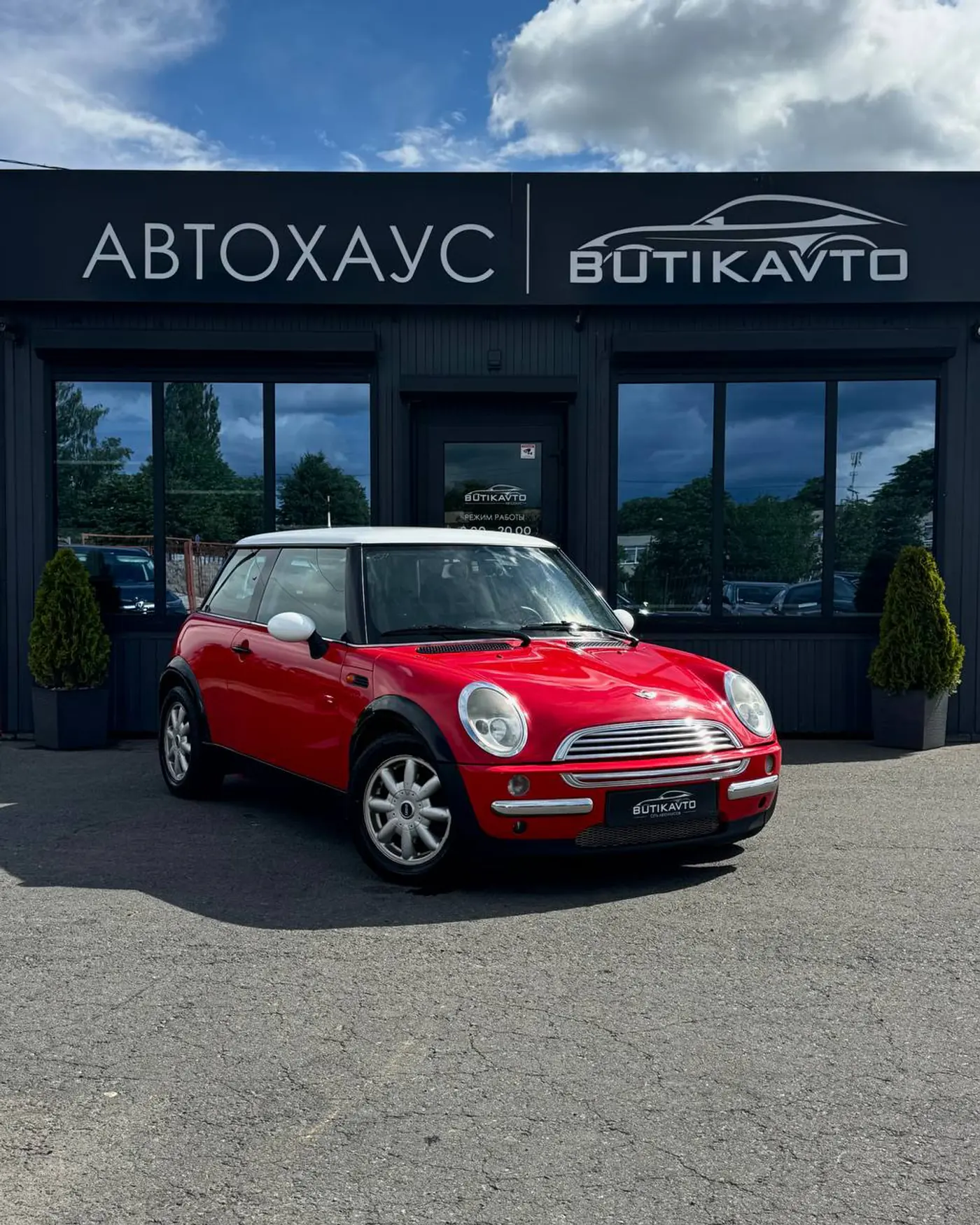 MINI Cooper I (R50), 2003