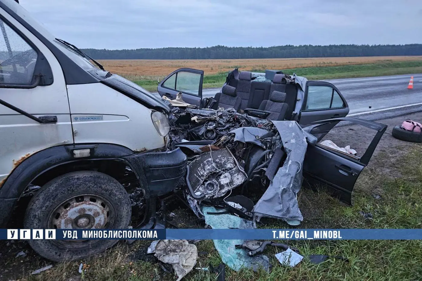 Лобовой удар на трассе: в Солигорском районе погибли двое