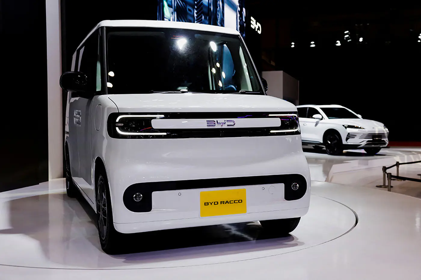BYD выходит на японский рынок кей-каров с мини-электрокаром Racco