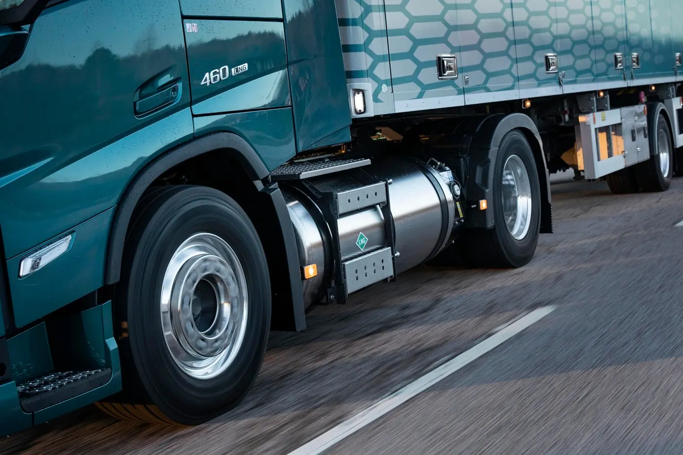 Volvo Trucks продала 10 тысяч газовых грузовиков за восемь лет: что дальше