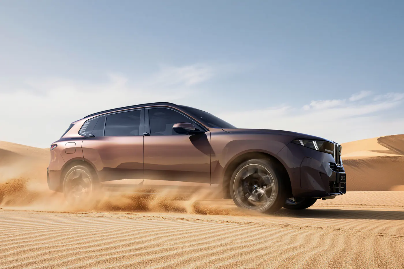 Новый кроссовер BMW X5: представлена удлиненная версия