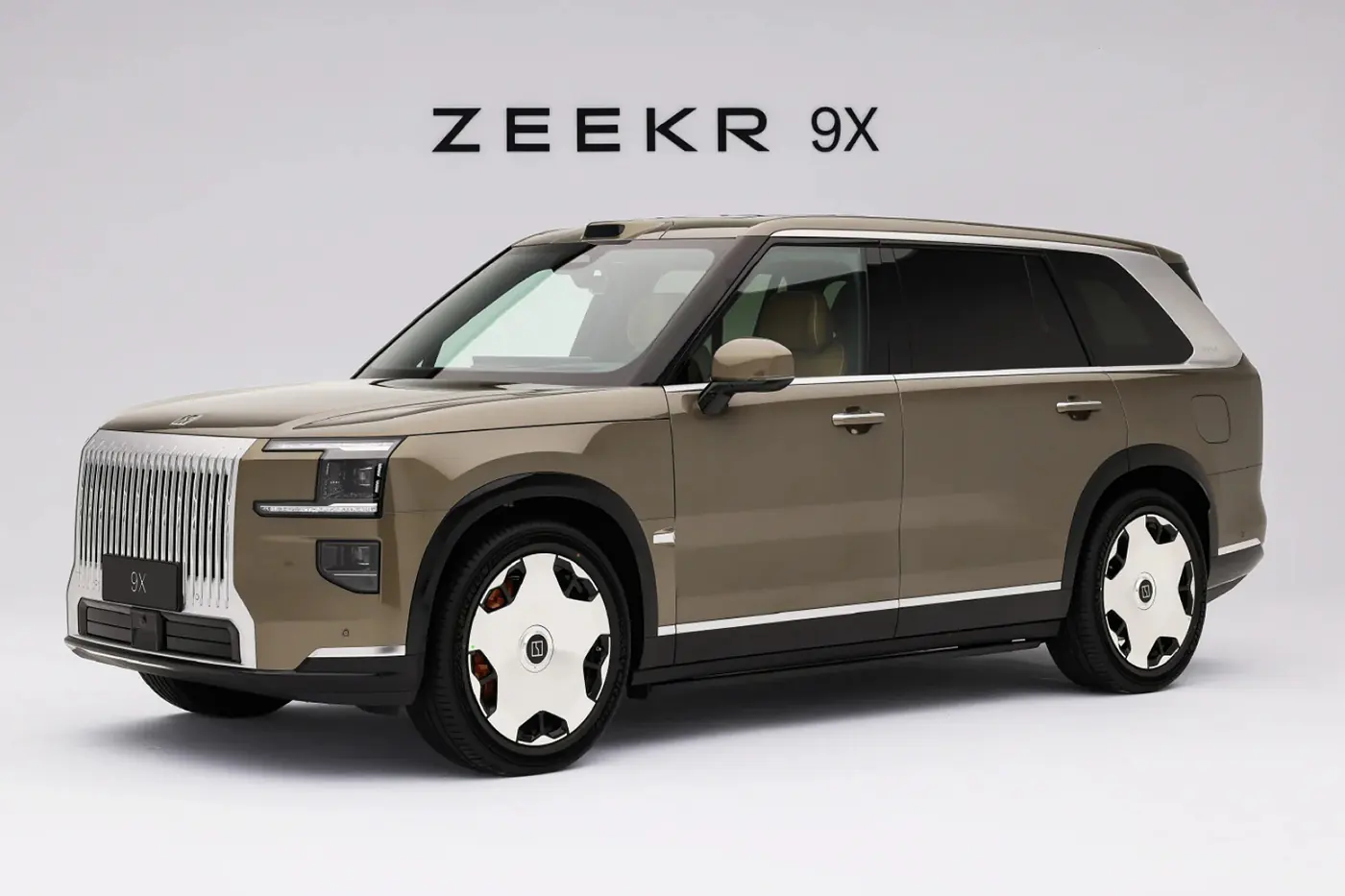 В Китае стартовали продажи пятиместного Zeekr 9X. Сколько стоит?