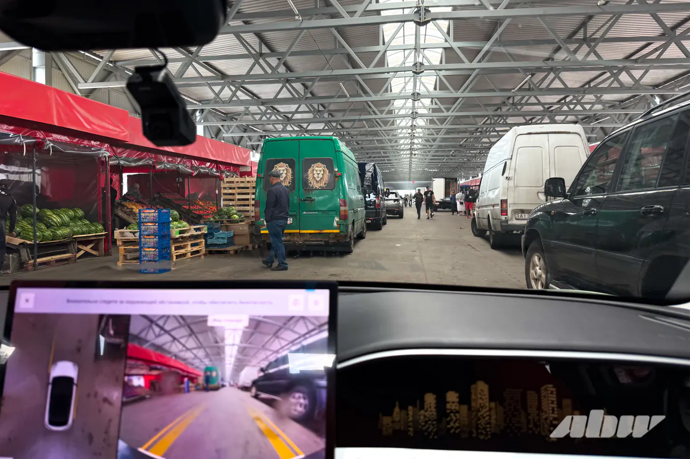 Мал да удал, или Впихнуть невпихуемое в Geely EX2: экшен в трех актах