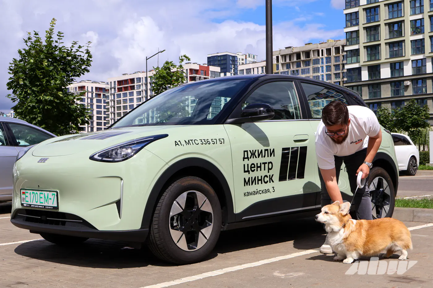 Мал да удал, или Впихнуть невпихуемое в Geely EX2: экшен в трех актах