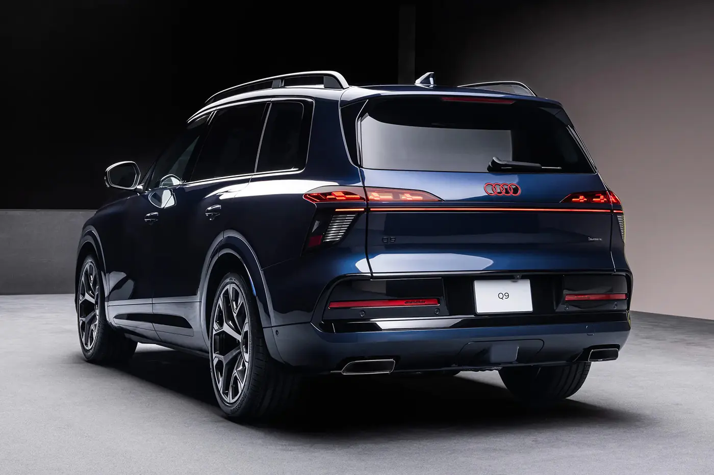 Audi официально представила флагманский внедорожник Q9