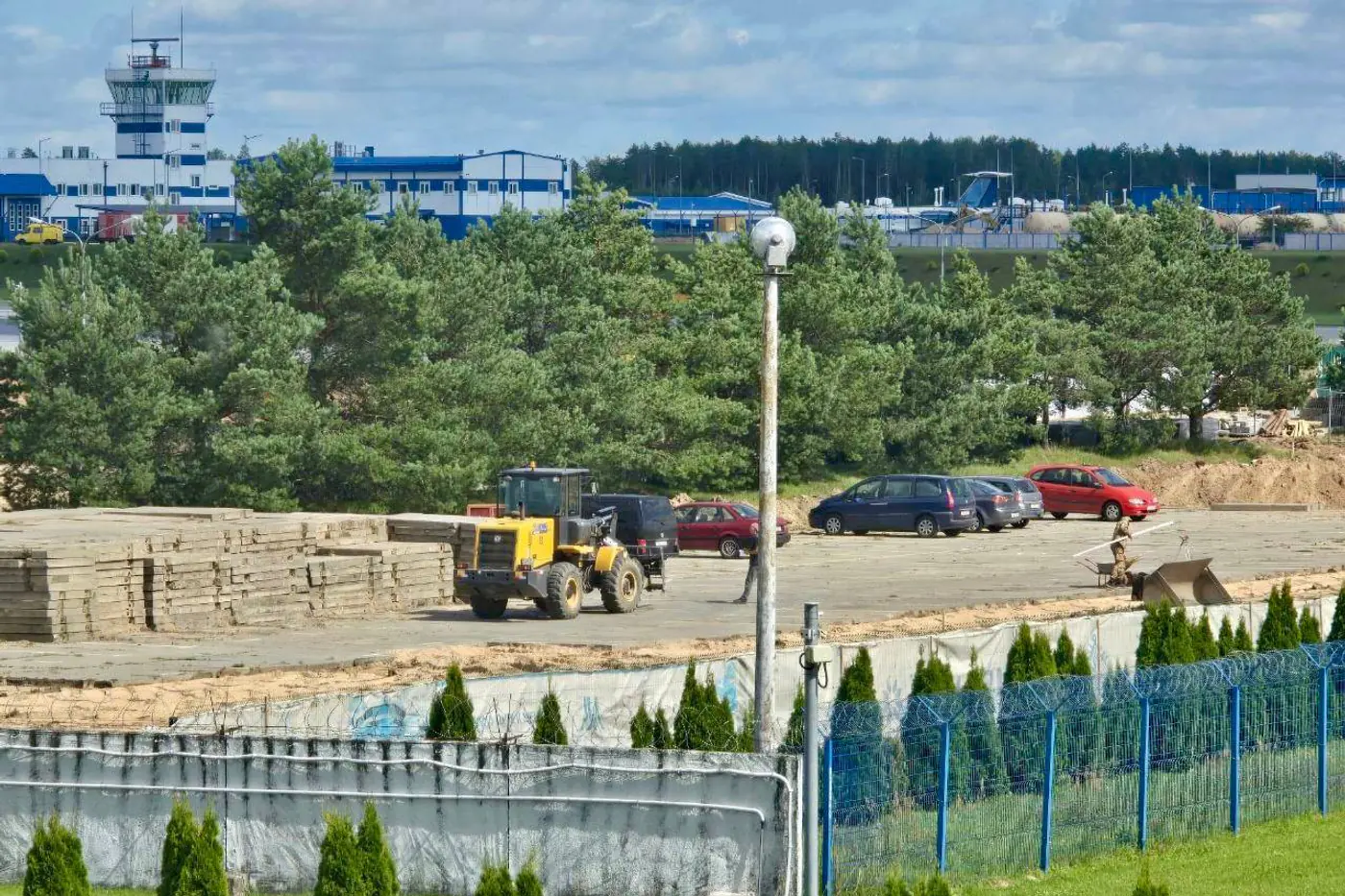 Парковка аэропорта Минск станет больше почти на 900 машиномест