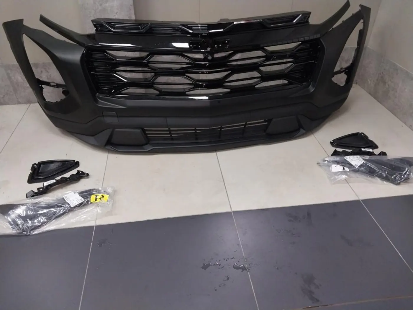 Бампер передний к Chevrolet Equinox 2025
