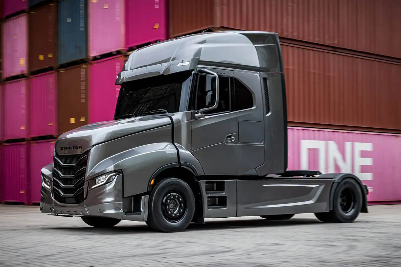 IVECO Strator возвращается: в Европе представили новое поколение культового капотного тягача