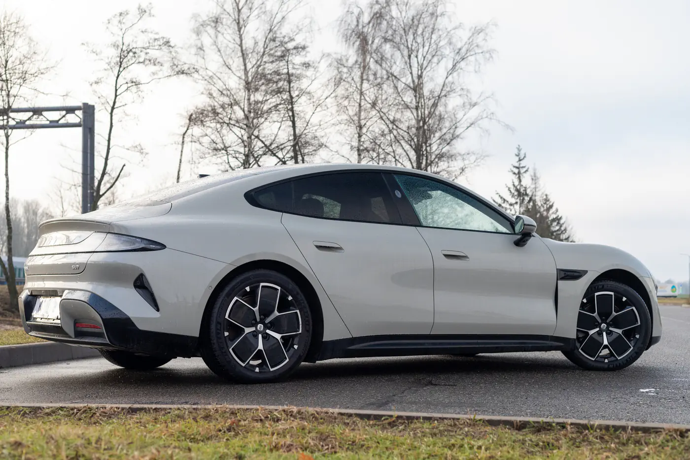 Шины для электромобиля: стоит ли переплачивать за модели с маркировкой EV