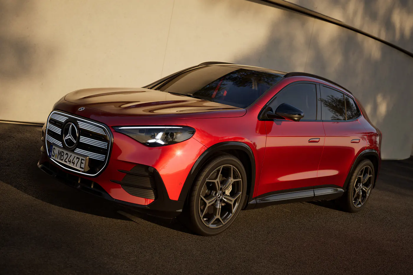 Пока только электромобиль: встречаем новое поколение кроссовера Mercedes GLA