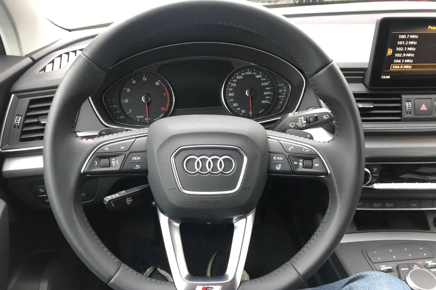 Два Audi и деньги: руководителя госпредприятия обвиняют во взятках